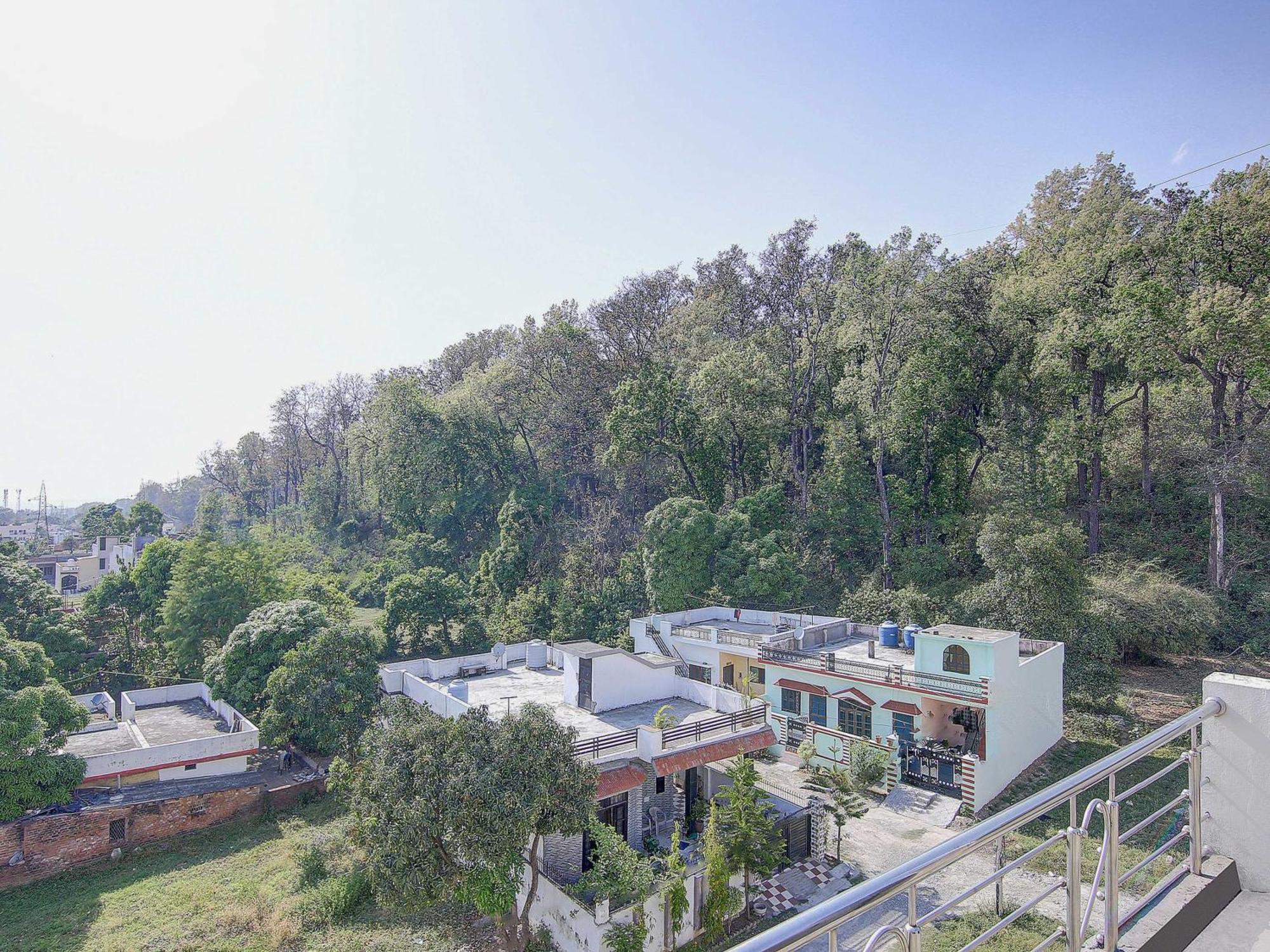โอโย โฮม 78802 พลาชี ภาวัน ฌัชรา Apartment Jhajra ภายนอก รูปภาพ