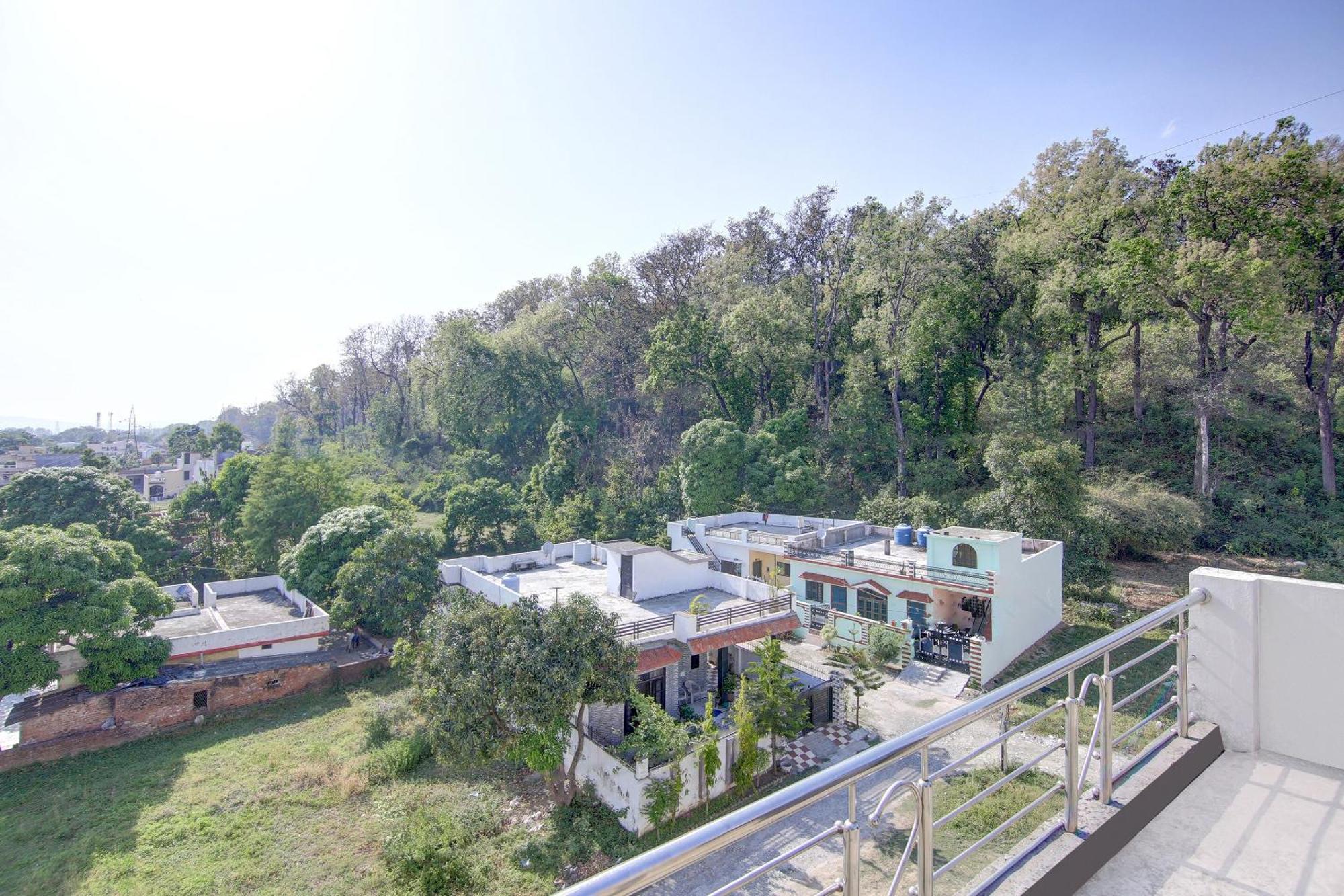 โอโย โฮม 78802 พลาชี ภาวัน ฌัชรา Apartment Jhajra ภายนอก รูปภาพ