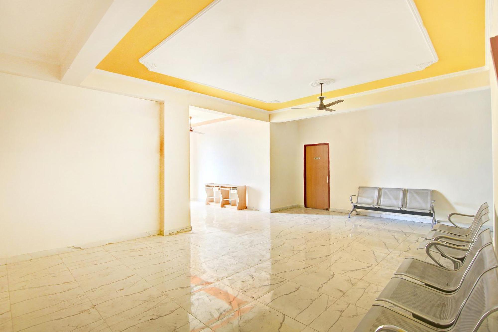 โอโย โฮม 78802 พลาชี ภาวัน ฌัชรา Apartment Jhajra ภายนอก รูปภาพ