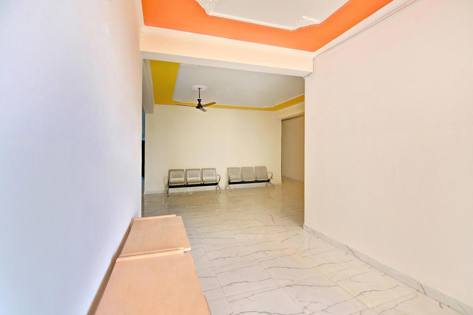 โอโย โฮม 78802 พลาชี ภาวัน ฌัชรา Apartment Jhajra ภายนอก รูปภาพ