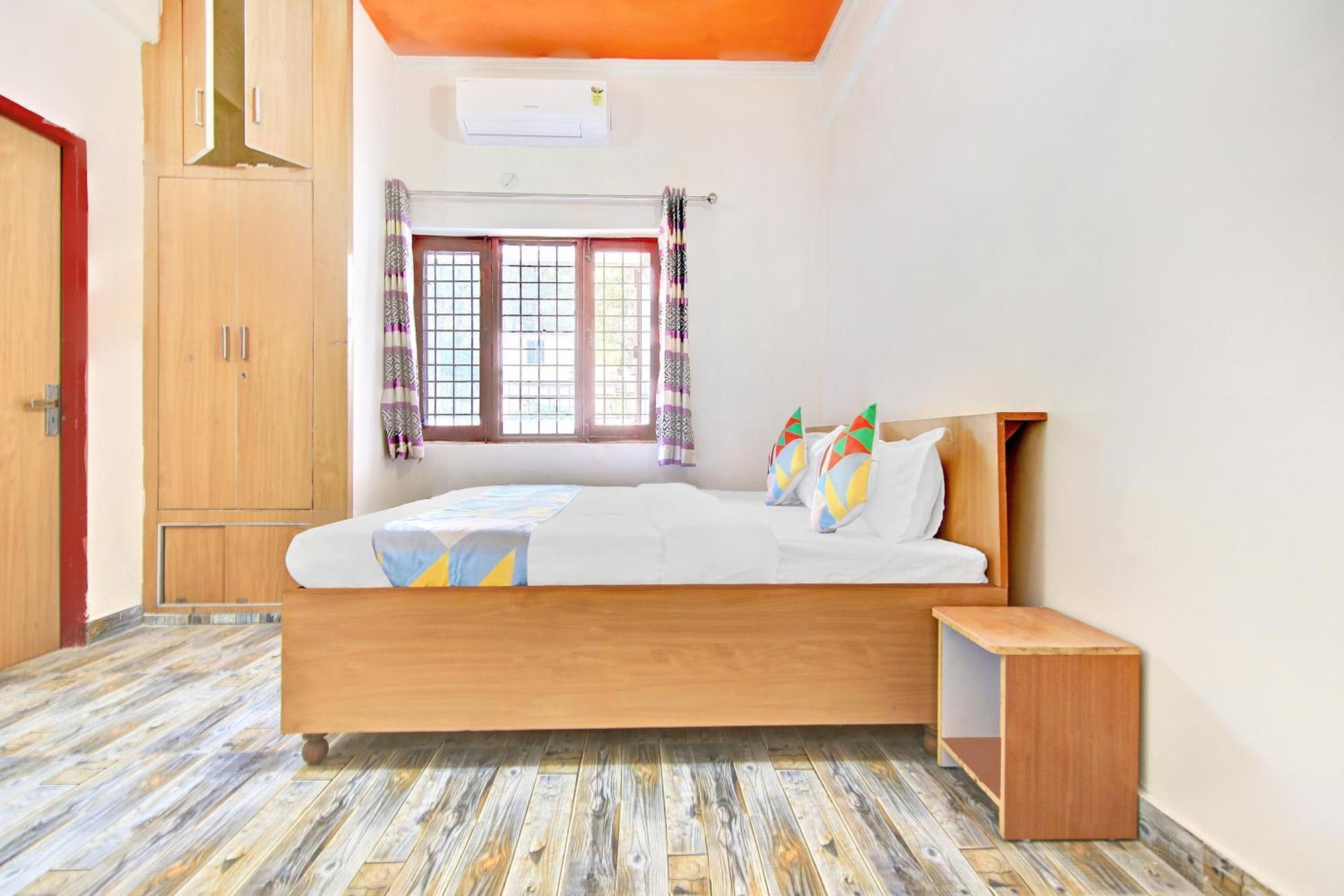 โอโย โฮม 78802 พลาชี ภาวัน ฌัชรา Apartment Jhajra ภายนอก รูปภาพ