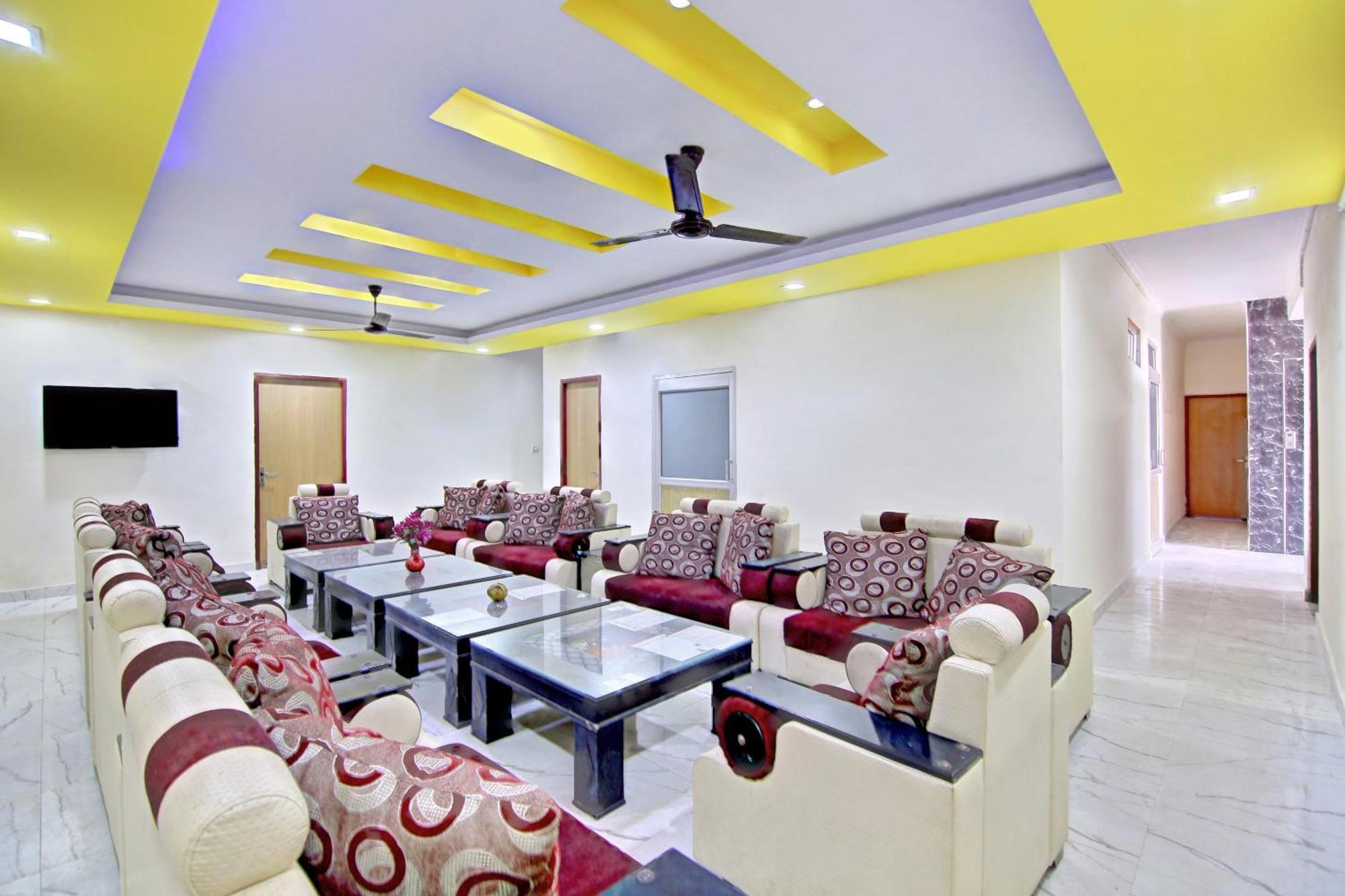โอโย โฮม 78802 พลาชี ภาวัน ฌัชรา Apartment Jhajra ภายนอก รูปภาพ