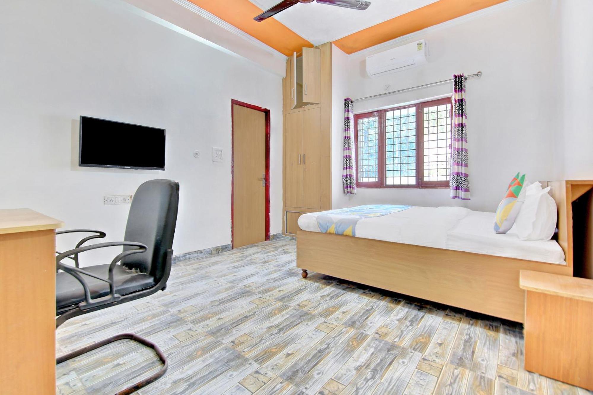 โอโย โฮม 78802 พลาชี ภาวัน ฌัชรา Apartment Jhajra ภายนอก รูปภาพ