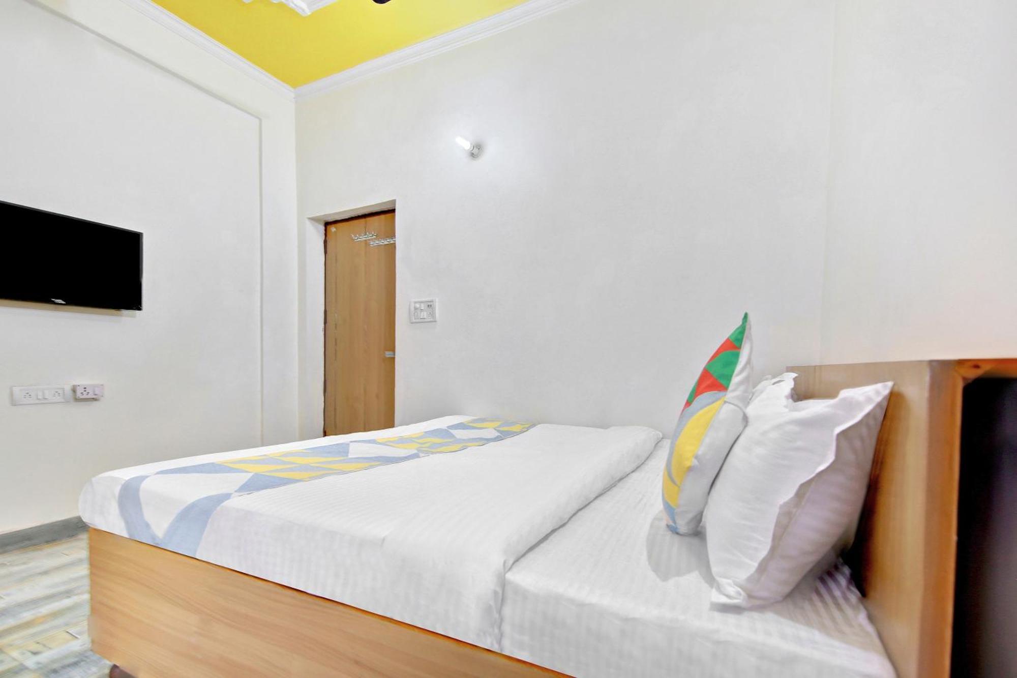 โอโย โฮม 78802 พลาชี ภาวัน ฌัชรา Apartment Jhajra ภายนอก รูปภาพ