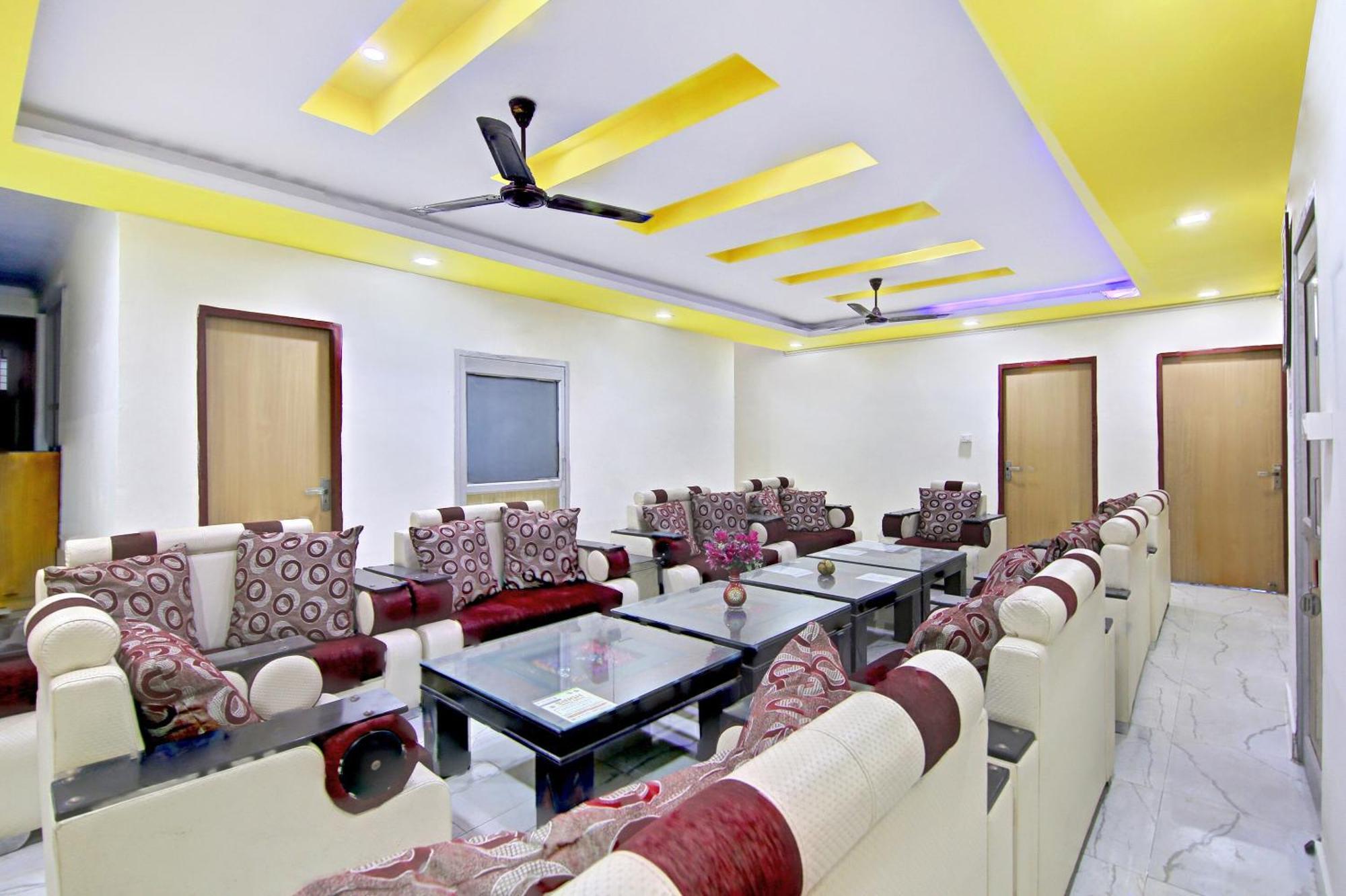 โอโย โฮม 78802 พลาชี ภาวัน ฌัชรา Apartment Jhajra ภายนอก รูปภาพ